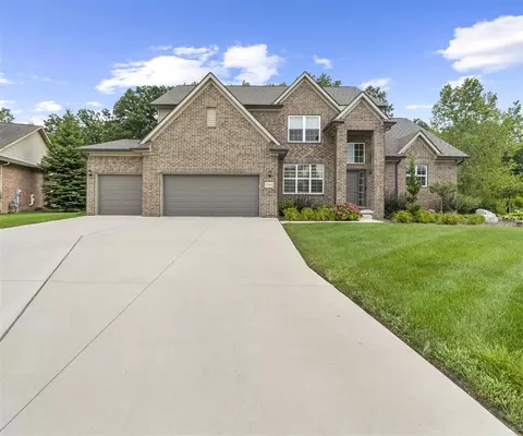 Exterior - 27003 Celtic, Flat Rock, MI 48134 photo 2 of 4