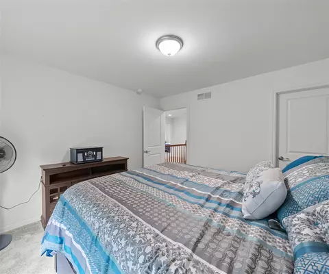 Bedroom - 27003 Celtic, Flat Rock, MI 48134 photo 6 of 7
