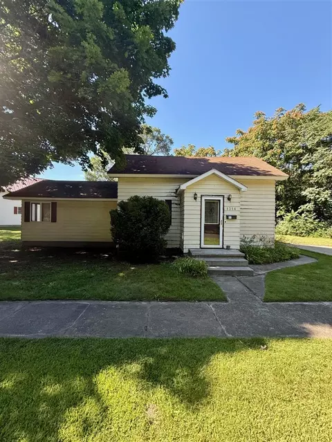 1314 Park, Manistee, MI 49660
