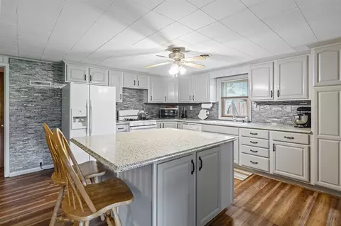 Kitchen - 1566 E James, White Cloud, MI 49349 photo 2 of 2