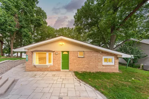 883 Hurley, Howell, MI 48843