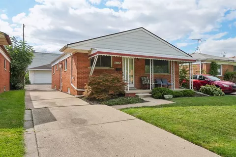 6165 N Waverly, Dearborn Heights, MI 48127