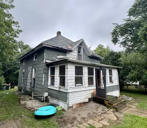 483 2nd, Benton Harbor, MI 49022
