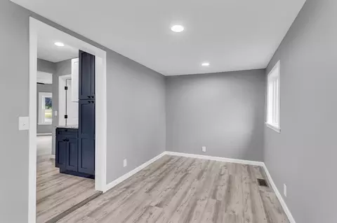 Entry Way - 2013 Tyson, Jackson, MI 49203 photo 2 of 3