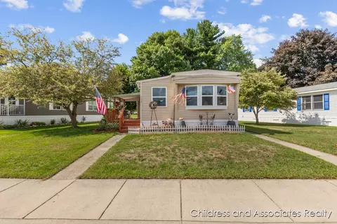 22460 Klines Resort #118, Three Rivers, MI 49093