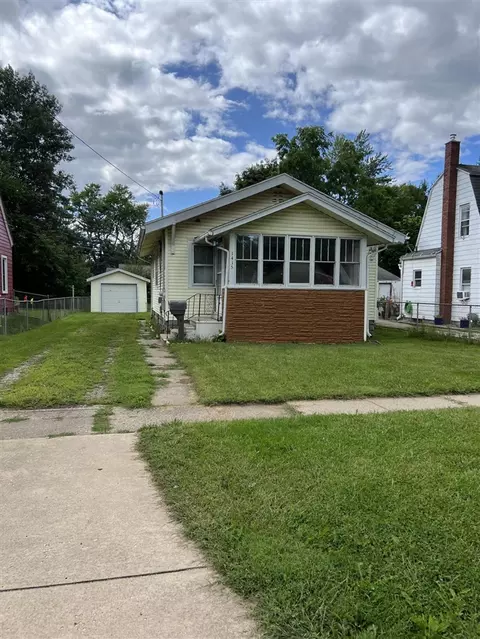 1415 Upland, Kalamazoo, MI 49048