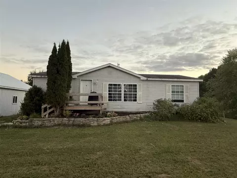 1005 W Maple, Mecosta, MI 49332