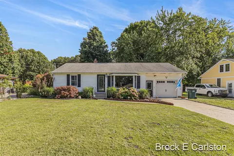 231 Aue, Norton Shores, MI 49441