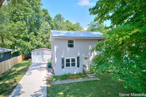 616 E Slocum, Whitehall, MI 49461 photo 15