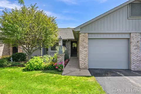 3028 Maple Villa, Grand Rapids, MI 49508