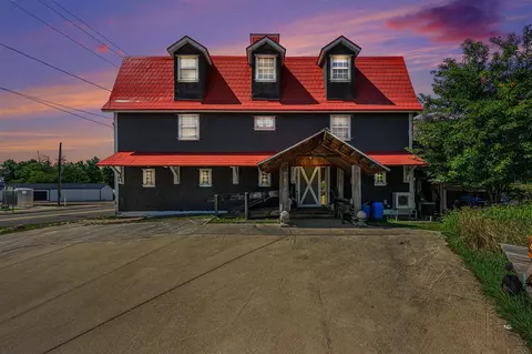 721 E Brg, Plainwell, MI 49080