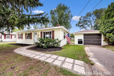217 60th, Grand Rapids, MI 49548