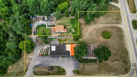 6821 124th, Fennville, MI 49408