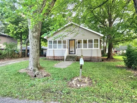 125 S Lakeview, Manitou Beach, MI 49253
