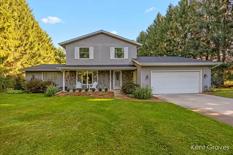 5451 11 Mile, Rockford, MI 49341