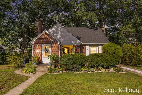 1863 Kalamazoo, Grand Rapids, MI 49507
