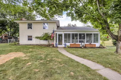 3490 Jamaica, Jackson, MI 49203