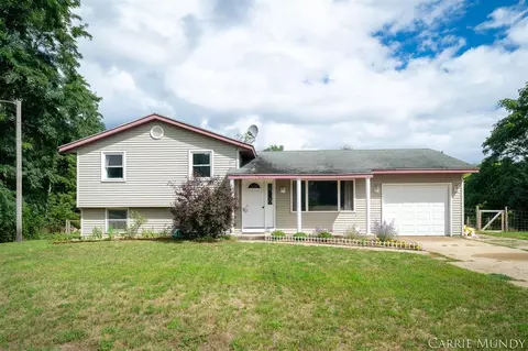6757 124th, Fennville, MI 49408