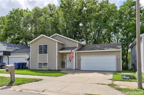 970 Sagewood, Holland, MI 49423