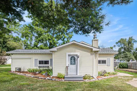 210 Maple, Leslie, MI 49251