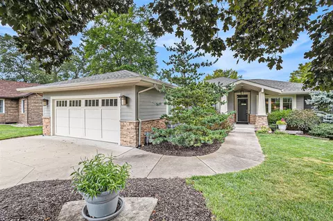 746 Country Clb, Battle Creek, MI 49015