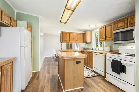 Kitchen - 11842 S Warner, Grant, MI 49327 photo 3 of 3