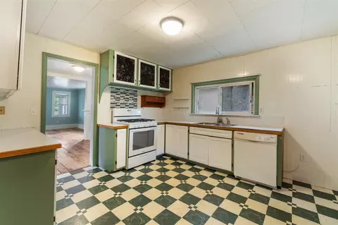 Kitchen - 124 Broad, Brooklyn, MI 49230 photo 1 of 6