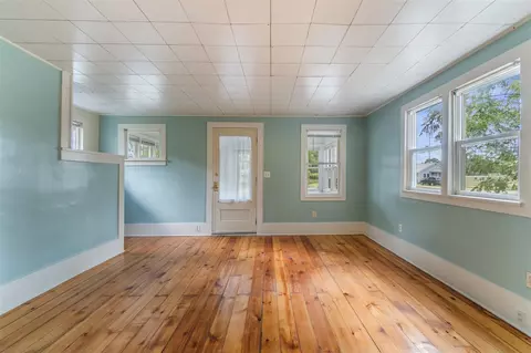 Living - 124 Broad, Brooklyn, MI 49230 photo 4 of 6