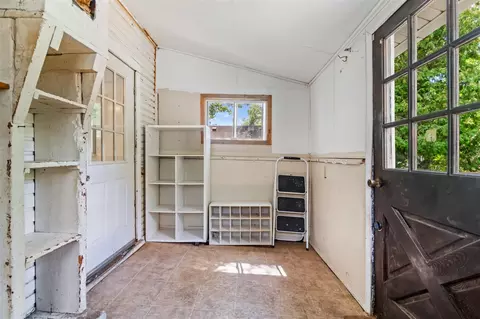 Entry Way - 124 Broad, Brooklyn, MI 49230 photo 1 of 5
