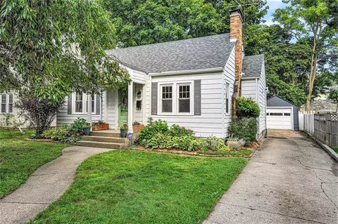 724 Pinehurst, Kalamazoo, MI 49006