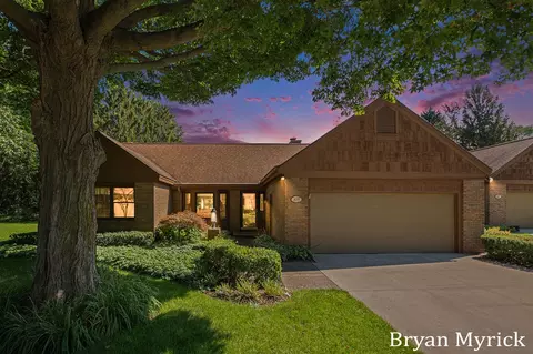 305 Foxcroft, Holland, MI 49423