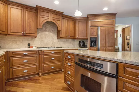 Kitchen - 7384 Thorncrest, Ada, MI 49301 photo 3 of 6