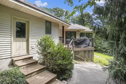 Exterior - 7384 Thorncrest, Ada, MI 49301 photo 10 of 15