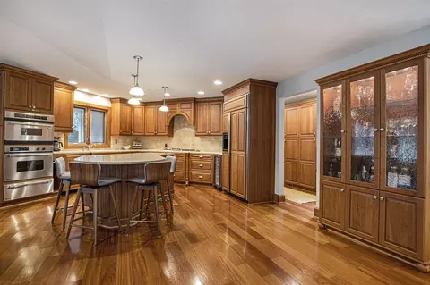 Kitchen - 7384 Thorncrest, Ada, MI 49301 photo 5 of 6