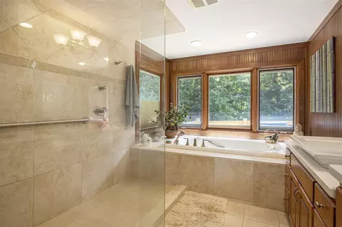 Bath - 7384 Thorncrest, Ada, MI 49301 photo 3 of 6
