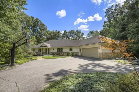 Exterior - 7384 Thorncrest, Ada, MI 49301 photo 2 of 15