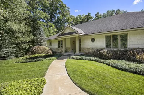 Exterior - 7384 Thorncrest, Ada, MI 49301 photo 4 of 15