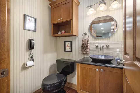 Bath - 7384 Thorncrest, Ada, MI 49301 photo 1 of 6