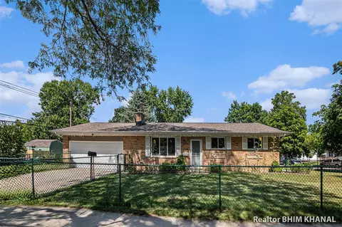3100 Glenbrook, Lansing, MI 48911