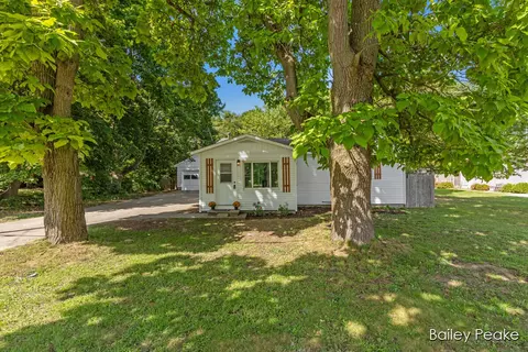 1051 West, Muskegon, MI 49442