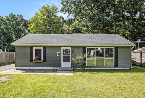 1050 Bronson, Plainwell, MI 49080 photo 2
