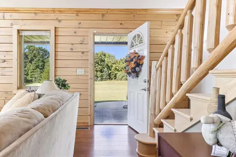 Entry Way - 64327 Dailey, Cassopolis, MI 49031 photo 1 of 1