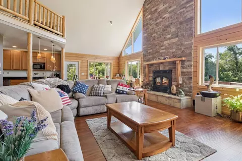 Living - 64327 Dailey, Cassopolis, MI 49031 photo 1 of 3