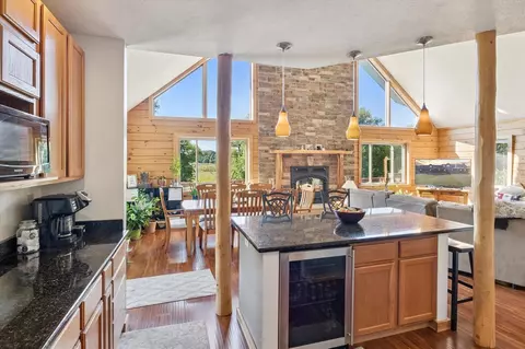 Kitchen - 64327 Dailey, Cassopolis, MI 49031 photo 2 of 4