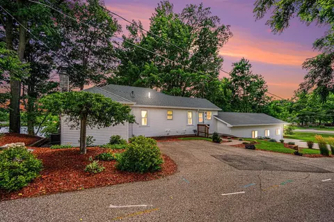 155 Mather, Paw Paw, MI 49079