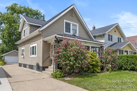 1529 Pine, Grand Rapids, MI 49504