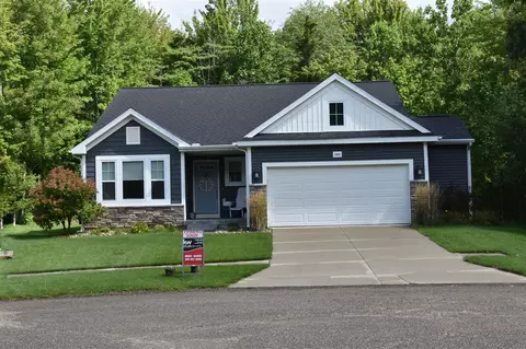 72022 Beacon, South Haven, MI 49090