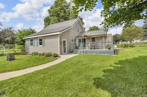 110 W Commercial, Brooklyn, MI 49230