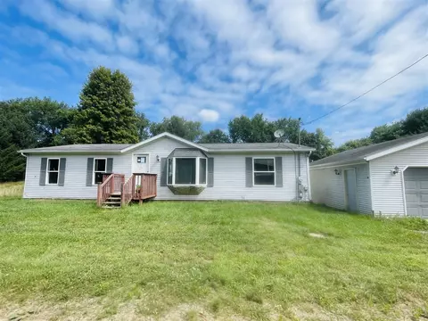 9685 Spartan Ln, Springport, MI 49284