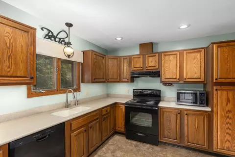 Kitchen - 11162 Harpham, Eagle, MI 48822 photo 2 of 2